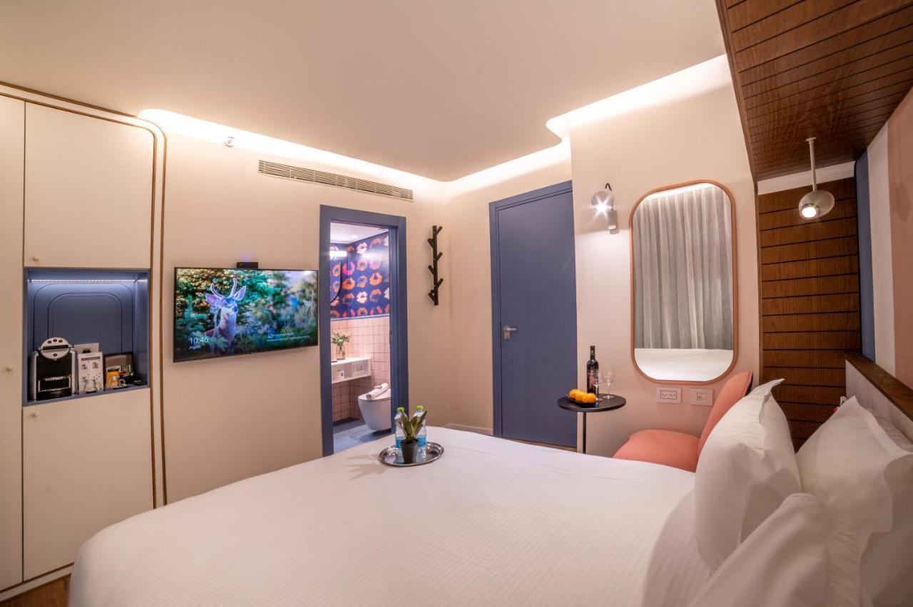 Hotel (adults Only) *